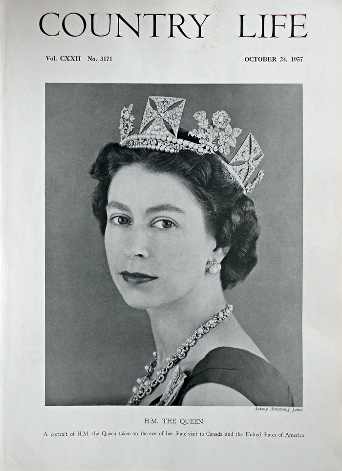 H.M. The Queen Country Life Magazine Portrait October 24, 1957 Vol. CXXII No. 3171