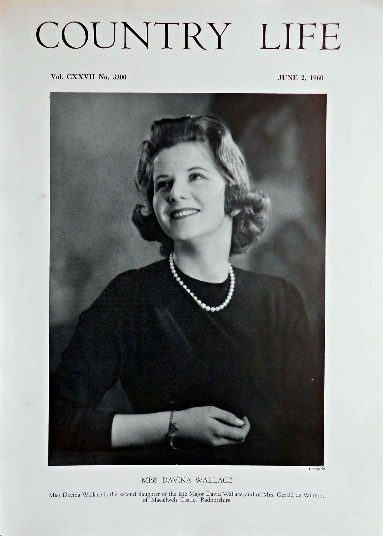 Miss Davina Wallace Country Life Magazine Portrait June 2, 1960 Vol. CXXVII No. 3300