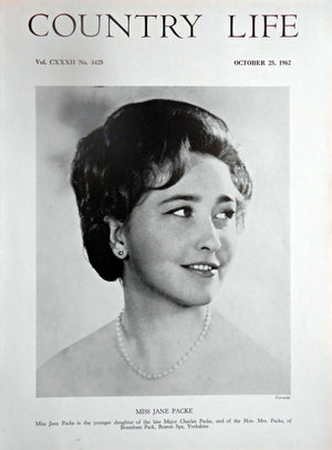 Miss Jane Packe Country Life Magazine Portrait October 25, 1962 Vol. CXXXII No. 3425