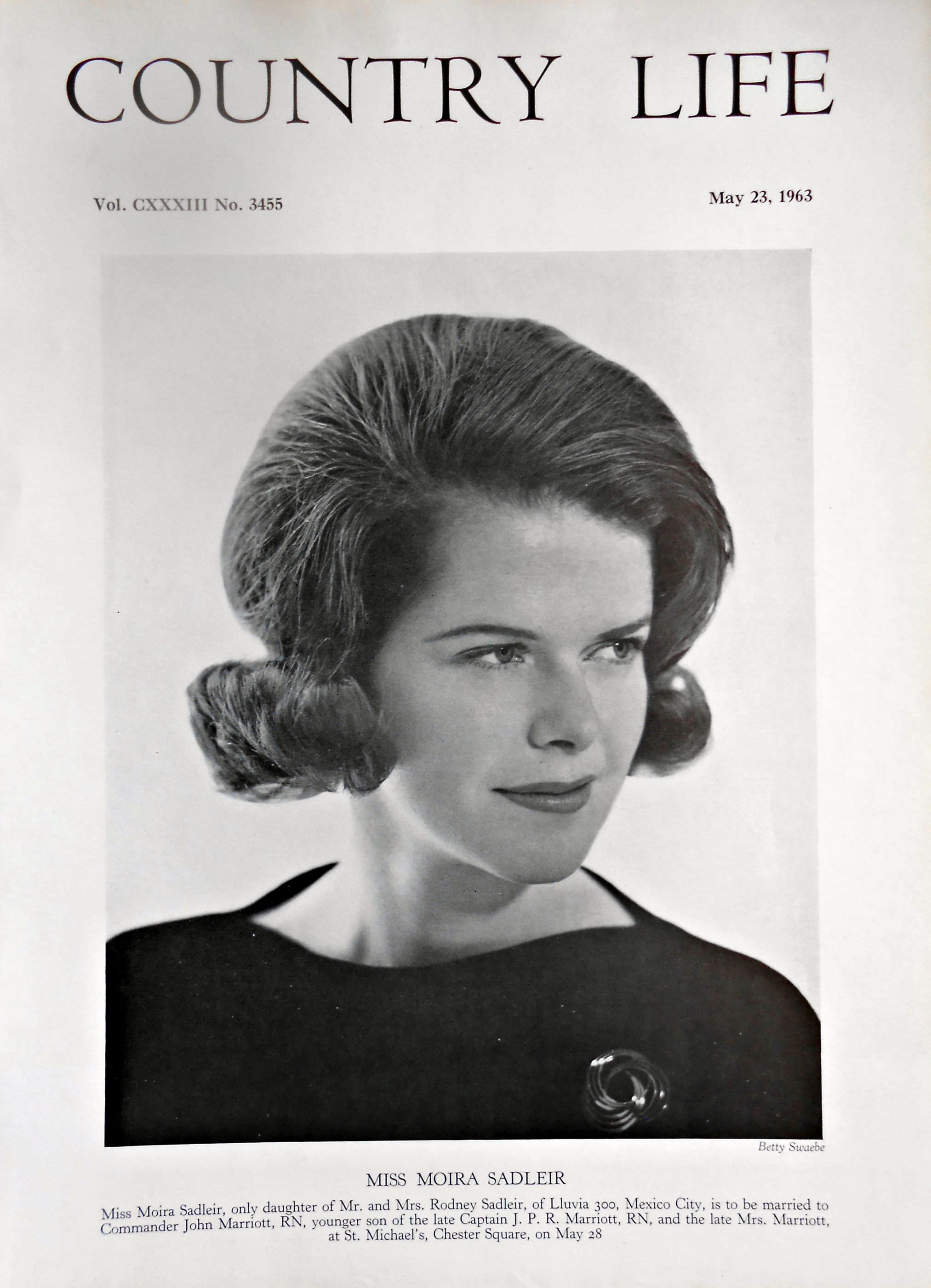 Miss Moira Sadleir Country Life Magazine Portrait May 23, 1963 Vol. CXXXIII No. 3455