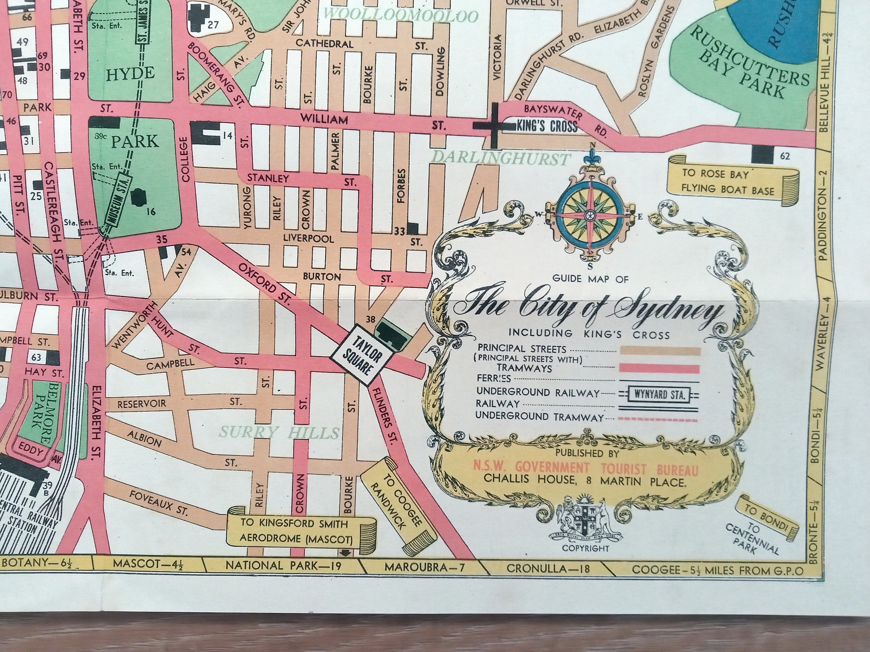 c.1957 Guide map of the City of Sydney including King's Cross. Pictorial Map by The N.S.W. Government Tourist Bureau, Australia