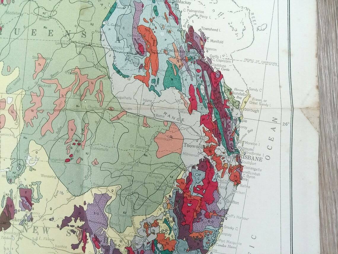 Rare 1952 Geological map of Australia & New Guinea. Royal Australian Survey Corps. Geology, Mineral, Mining, Prospecting, Pictorial Map