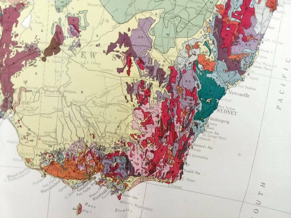 Rare 1952 Geological map of Australia & New Guinea. Royal Australian Survey Corps. Geology, Mineral, Mining, Prospecting, Pictorial Map